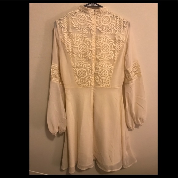 White lace midi dress - Picture 2 of 3